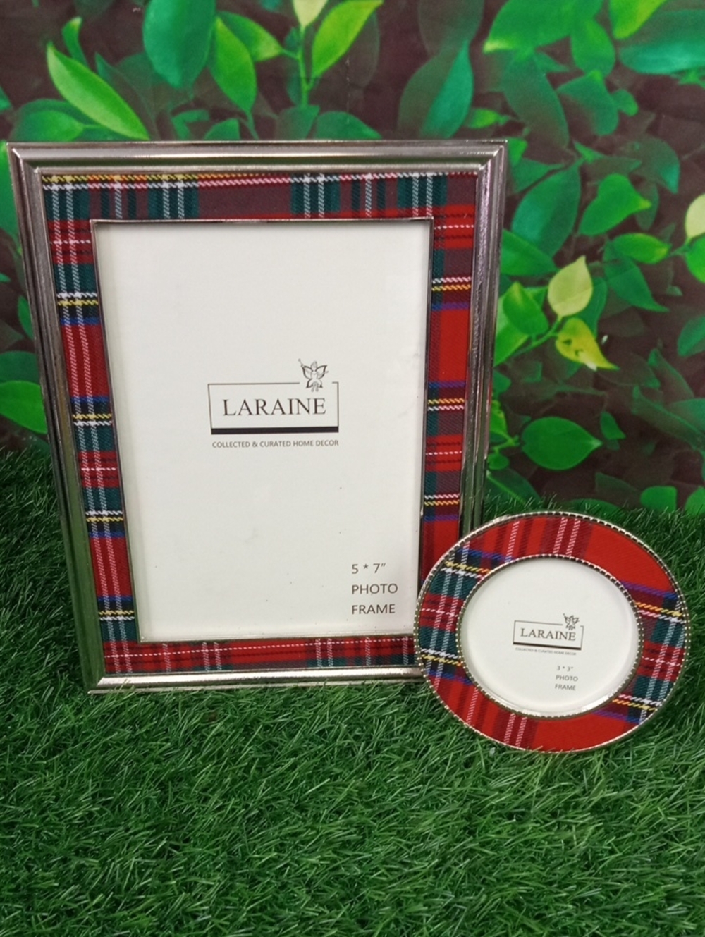 🎁 Red Plaid Photo Frame Set - Home Accents